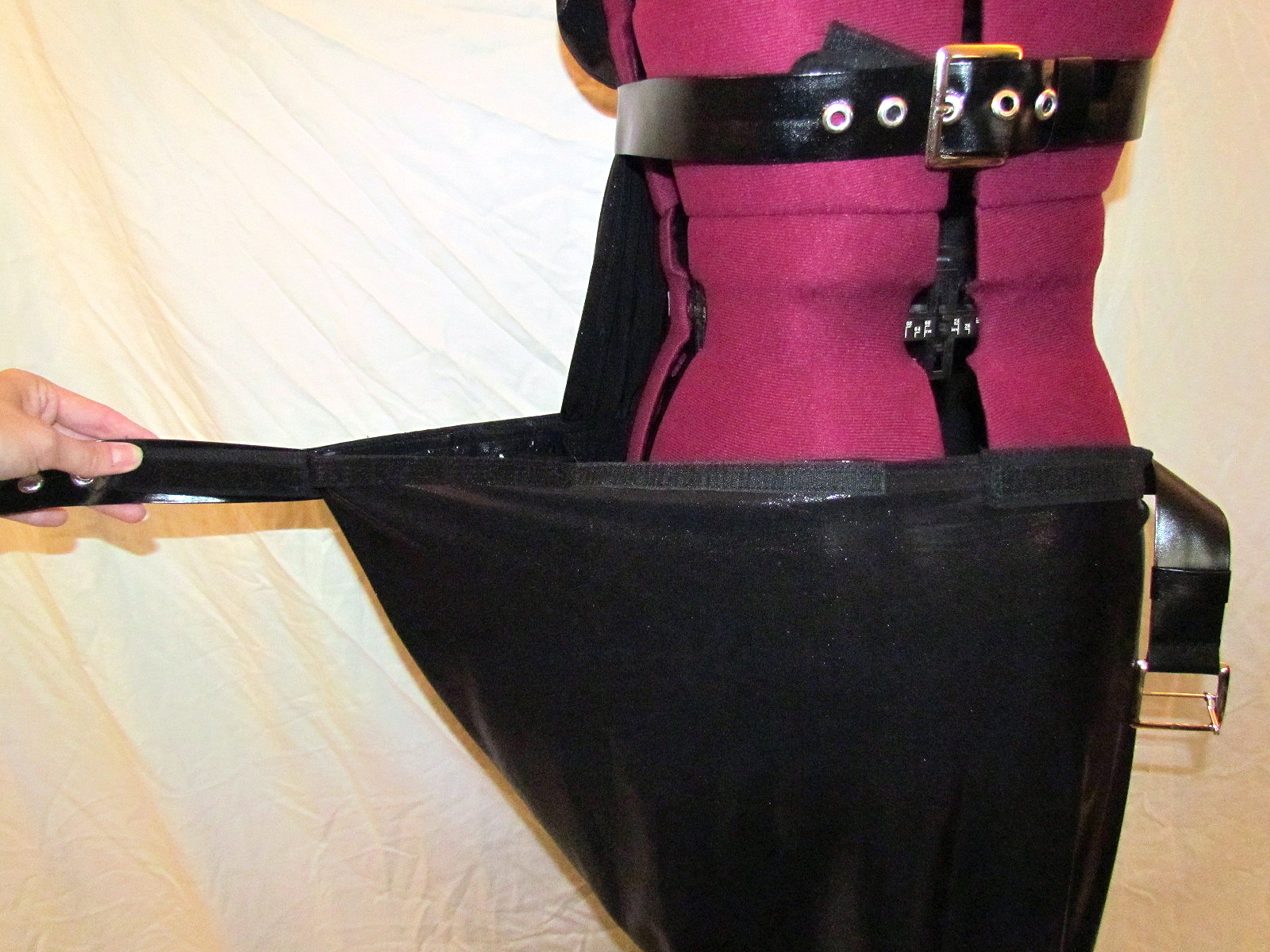 no need for a zipper!